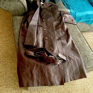 A unisex leather coat Ginuwine leather looks more like a woman I want before